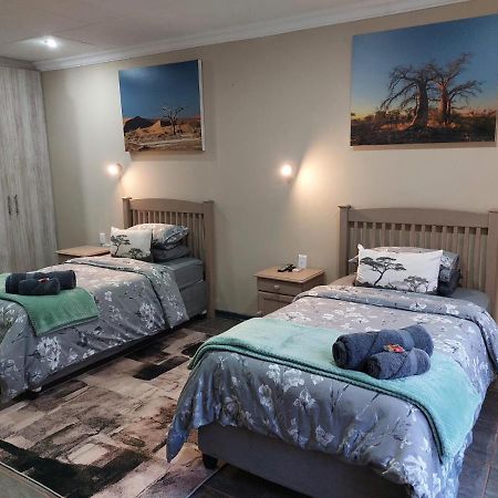 Wisteria Lane Guesthouse Postmasburg Ngoại thất bức ảnh