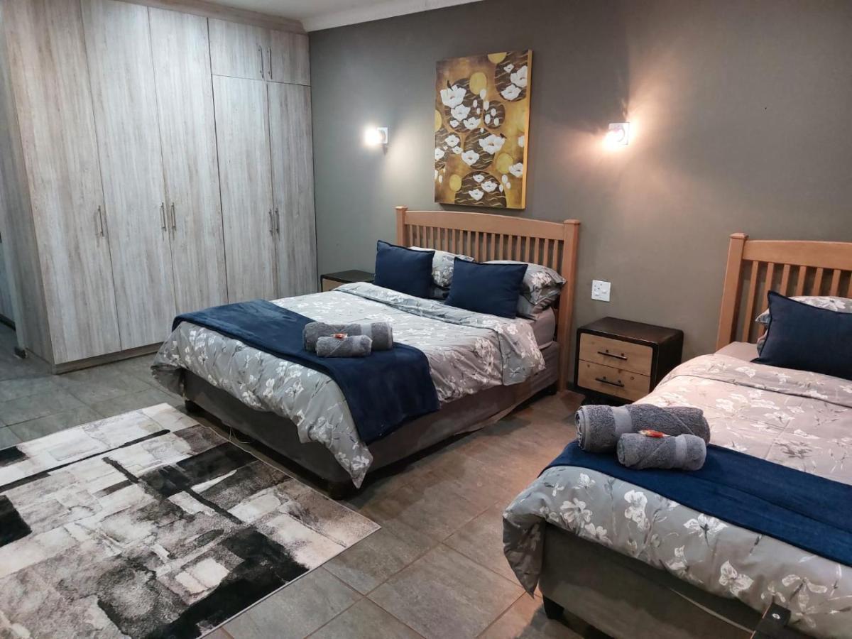 Wisteria Lane Guesthouse Postmasburg Ngoại thất bức ảnh