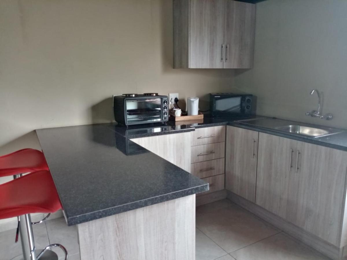 Wisteria Lane Guesthouse Postmasburg Ngoại thất bức ảnh
