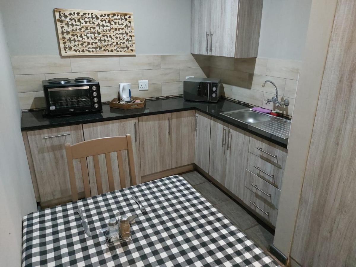 Wisteria Lane Guesthouse Postmasburg Ngoại thất bức ảnh