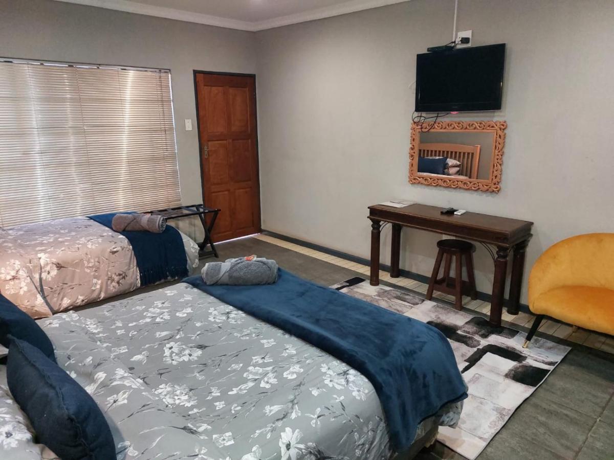 Wisteria Lane Guesthouse Postmasburg Ngoại thất bức ảnh