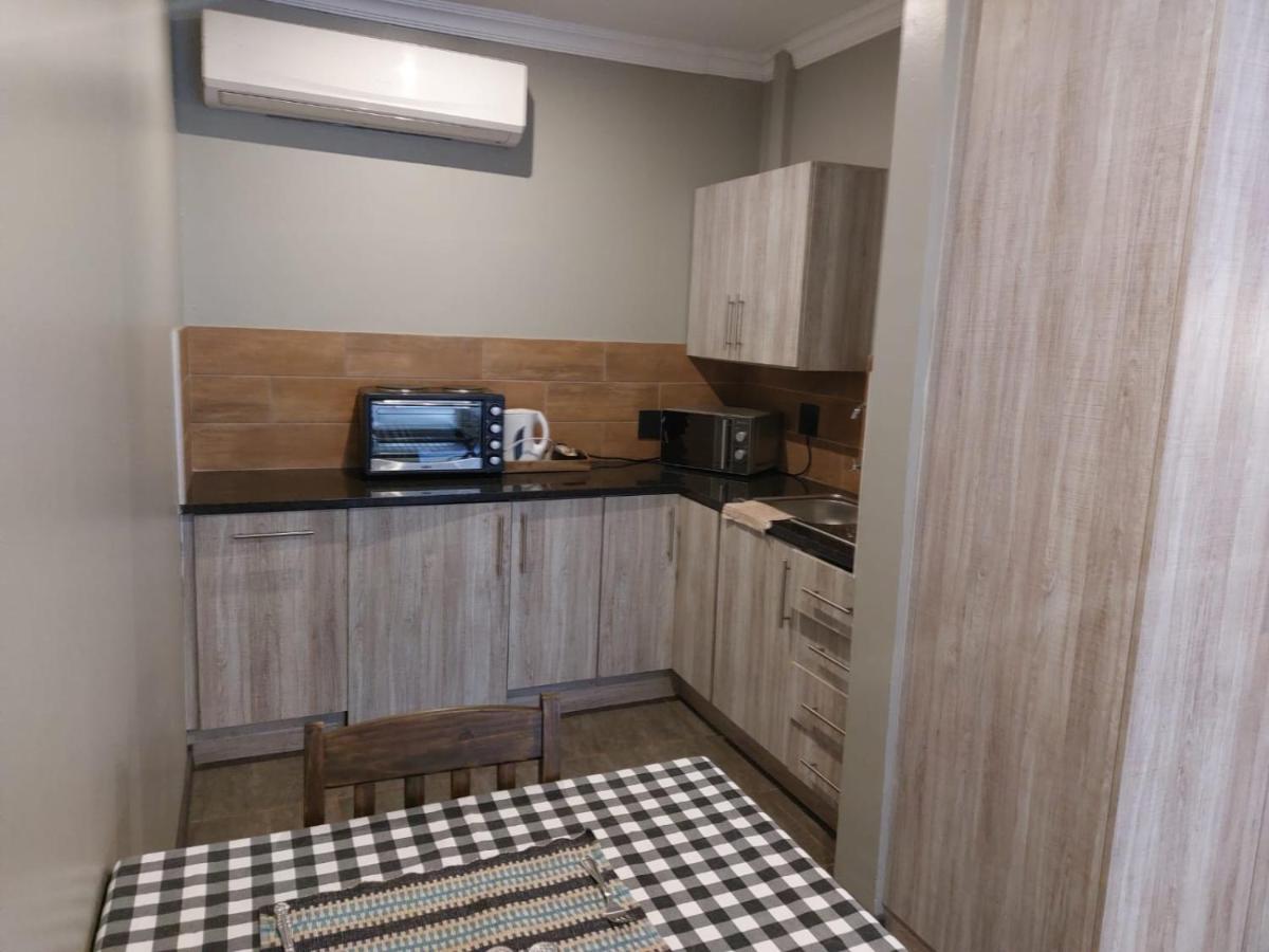 Wisteria Lane Guesthouse Postmasburg Ngoại thất bức ảnh