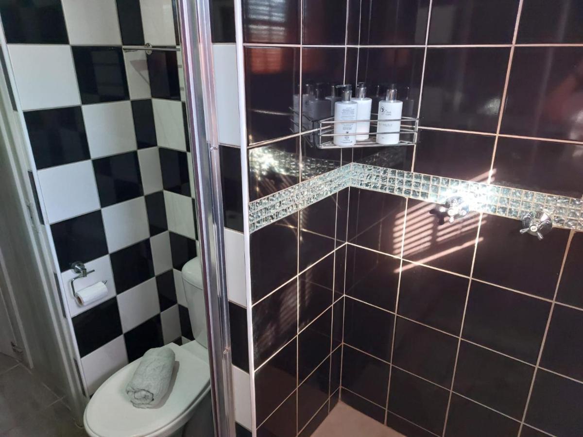 Wisteria Lane Guesthouse Postmasburg Ngoại thất bức ảnh