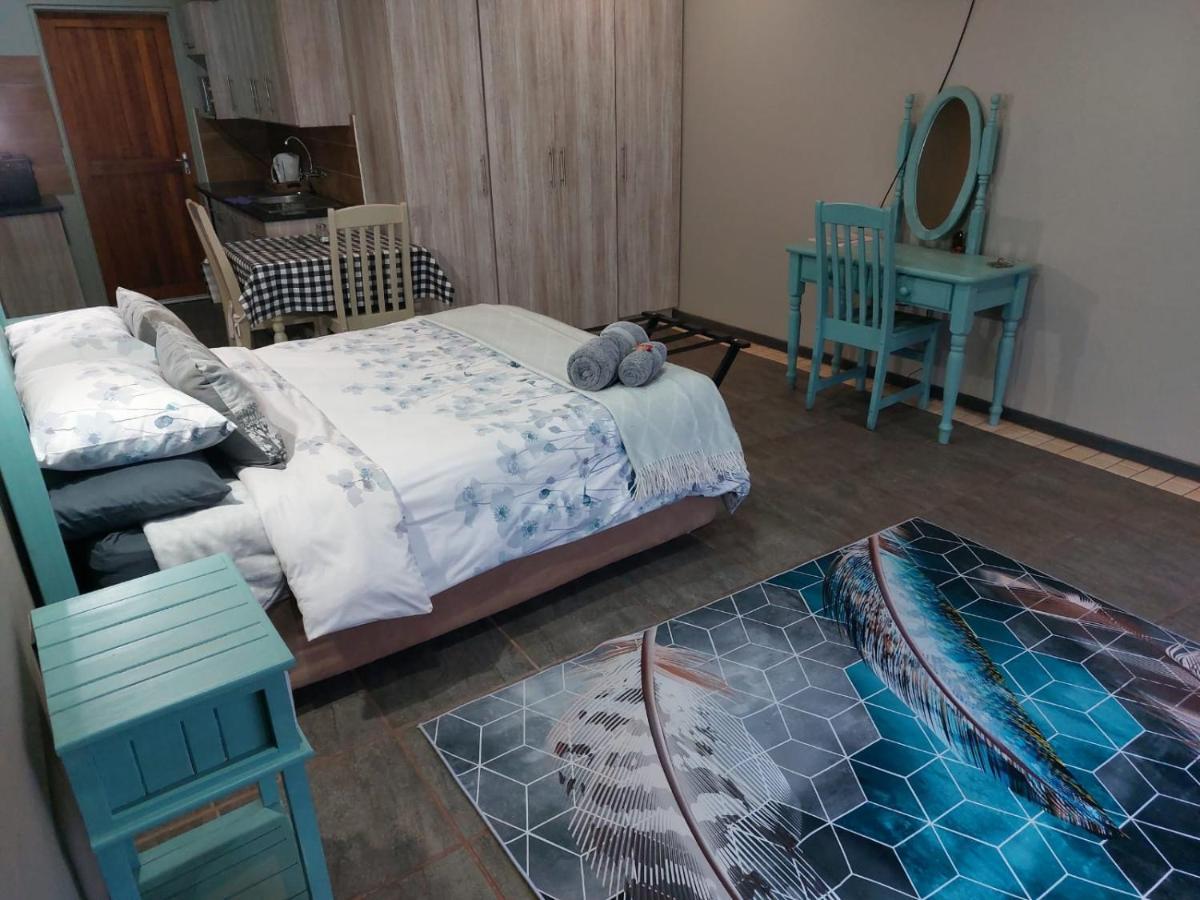 Wisteria Lane Guesthouse Postmasburg Ngoại thất bức ảnh