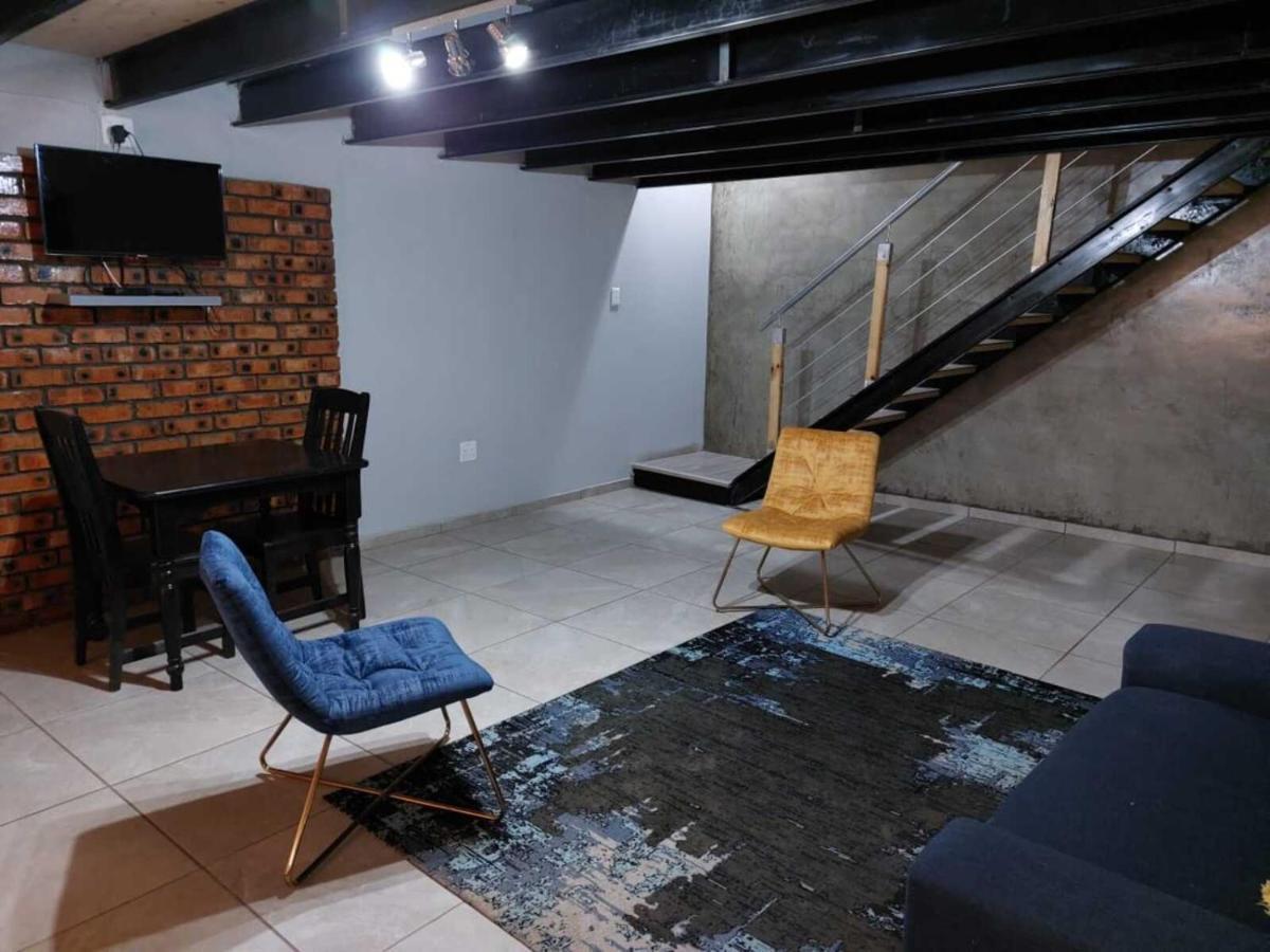 Wisteria Lane Guesthouse Postmasburg Ngoại thất bức ảnh