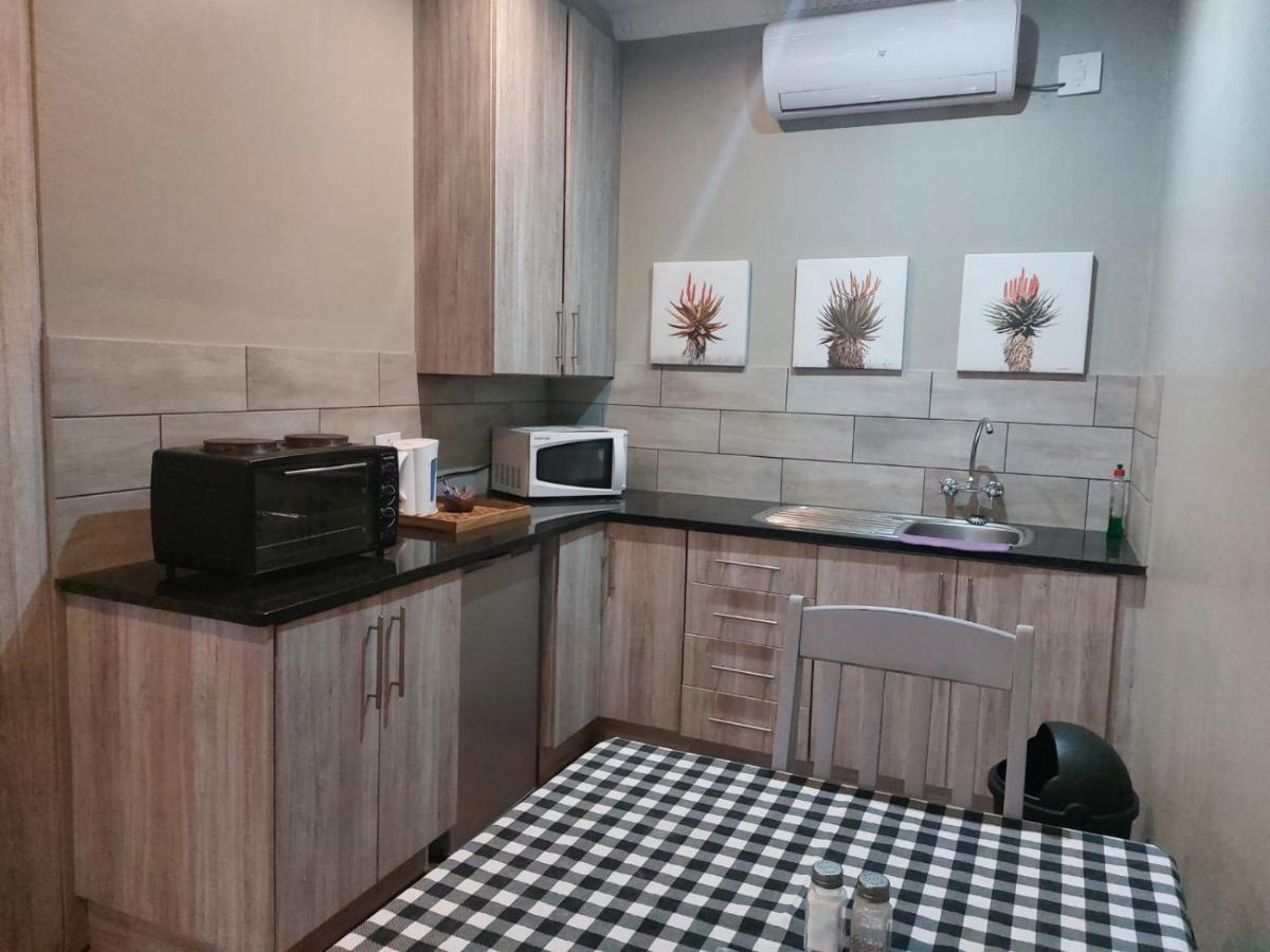 Wisteria Lane Guesthouse Postmasburg Ngoại thất bức ảnh