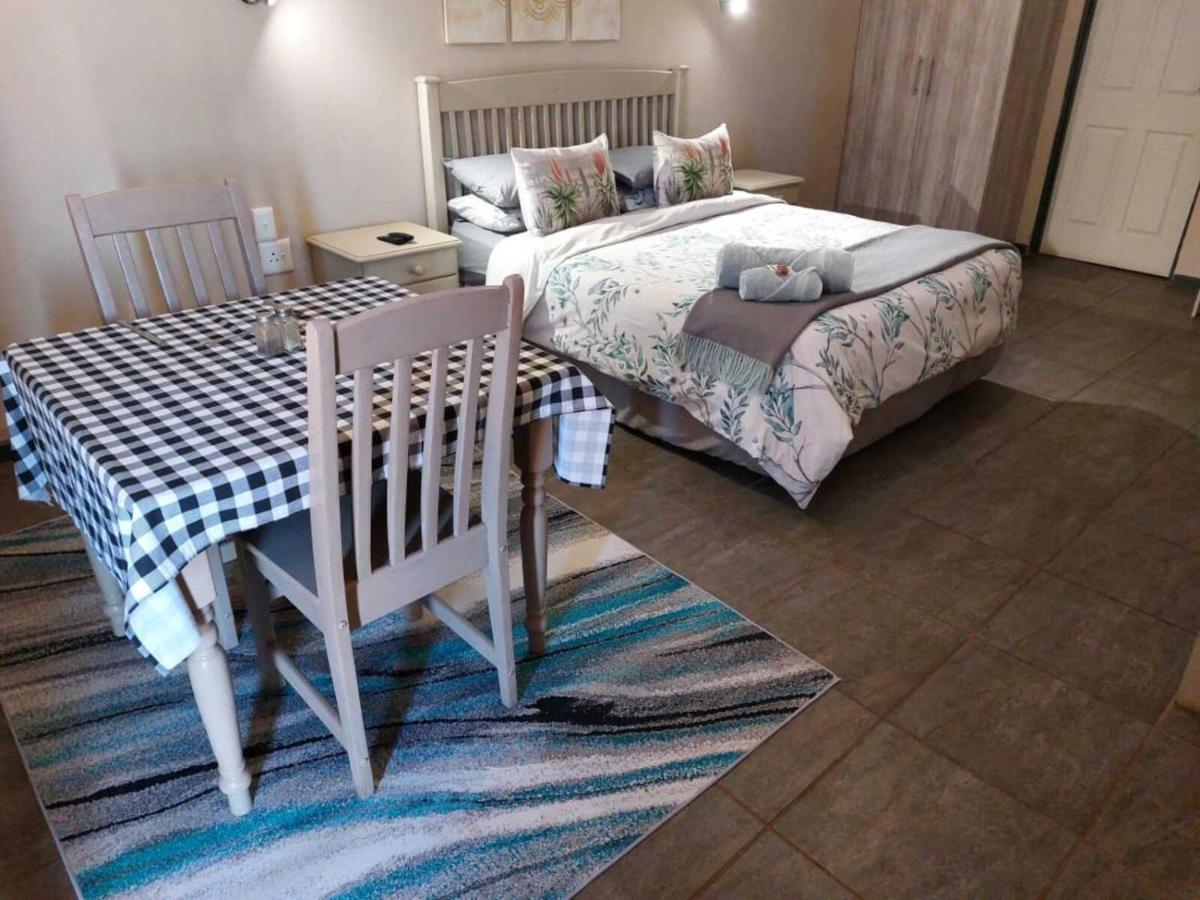 Wisteria Lane Guesthouse Postmasburg Ngoại thất bức ảnh