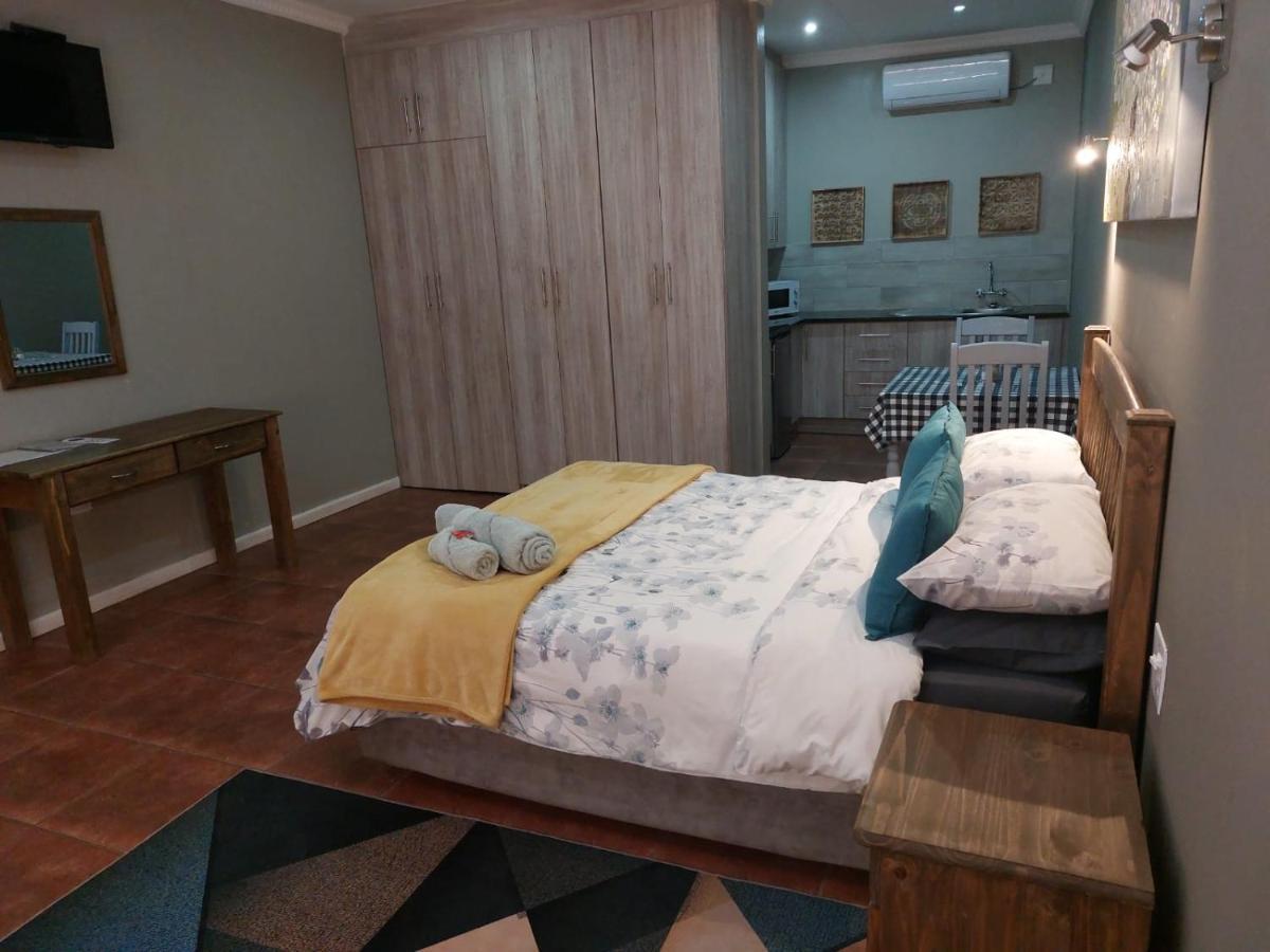 Wisteria Lane Guesthouse Postmasburg Ngoại thất bức ảnh