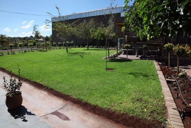 Wisteria Lane Guesthouse Postmasburg Ngoại thất bức ảnh
